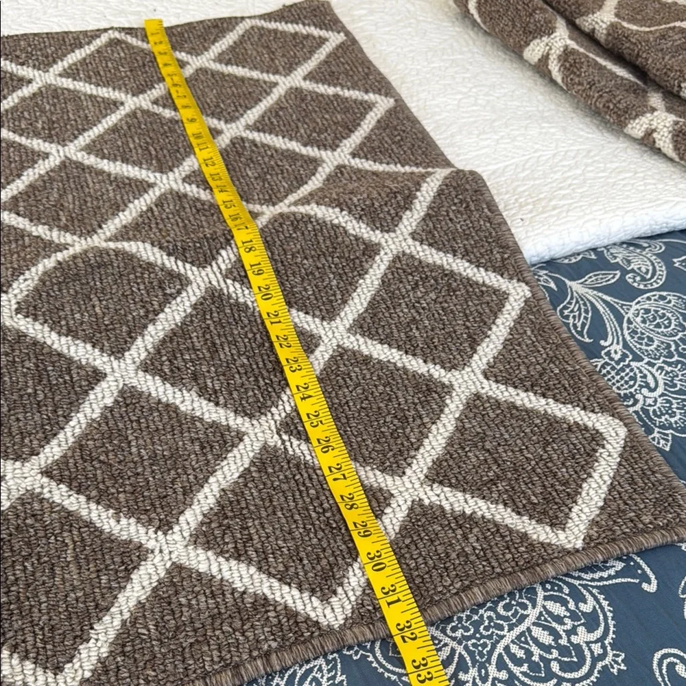3 taupe Rugs